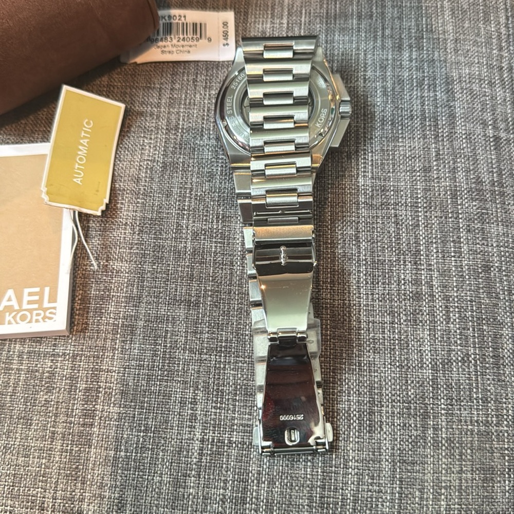 New in box Michael Kors “MK9021” - Picture 6 of 8